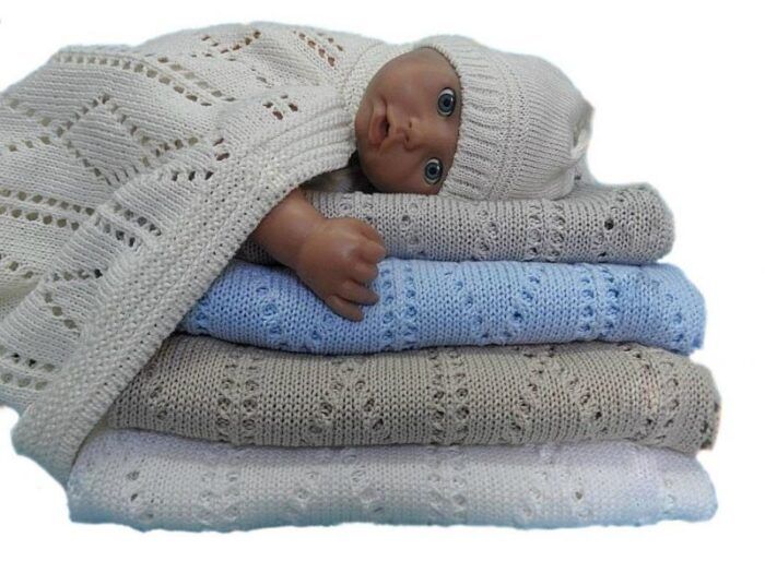 BABY NELLYS Háčkovaná sada dečka s čiapočkou - sivá - Image 2