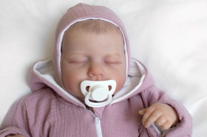 Mušelínová čiapočka na zaväzovanie bonetka Girl, Hand Made, púdrová, ružová - Image 3